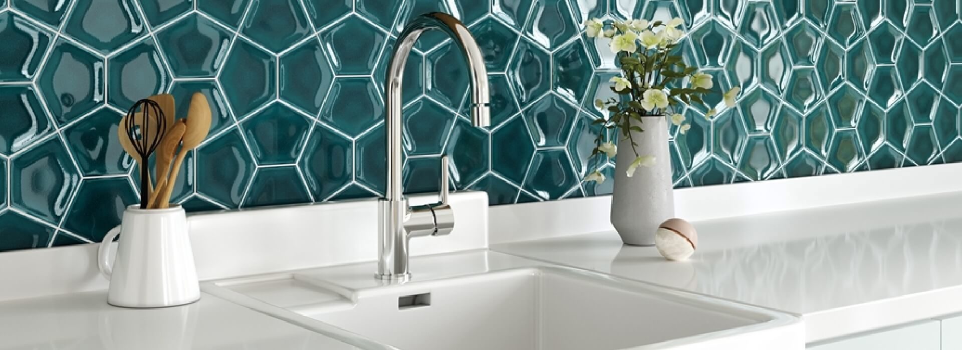 Alternative Looks for Refreshing Your Kitchen Splashback Tiles
